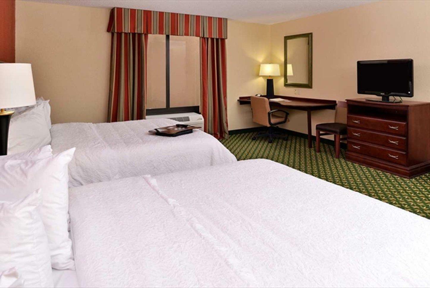 Hampton & Hotel